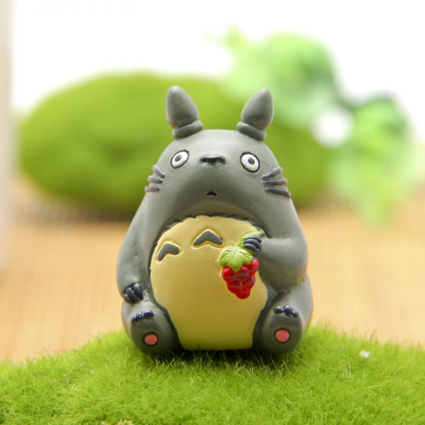 Totoro Hold Grapes